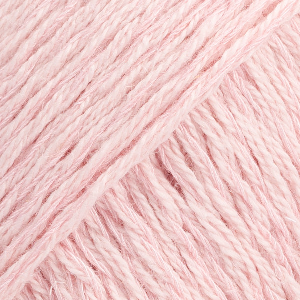 DROPS Belle Uni Colour 30 powder pink