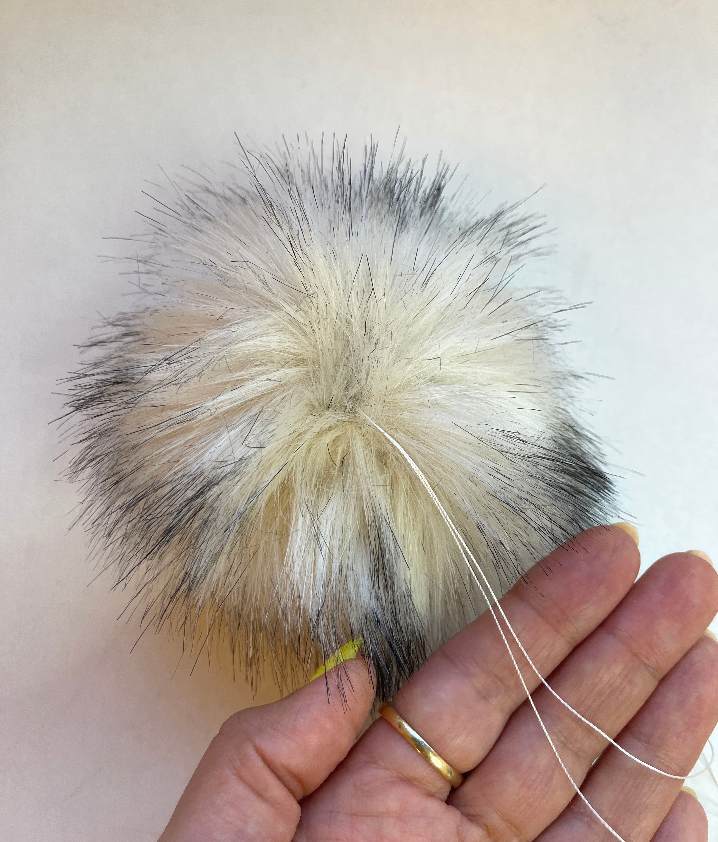 Pompom (eco) beige