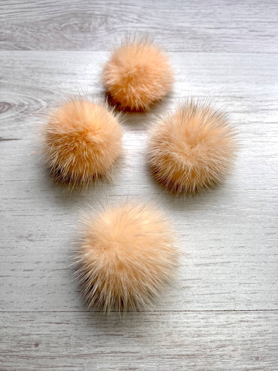 Mink Fur Pompom 100% Natural (peach)