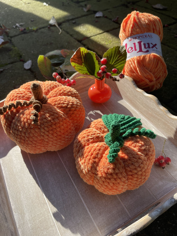 Free pumpkin crochet pattern for Halloween!