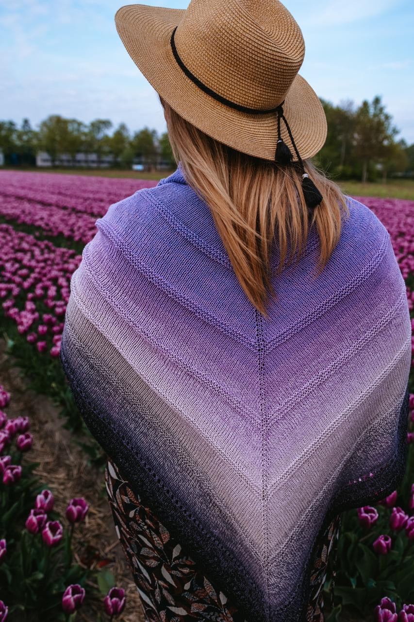 Perfect shawl from one ball of yarn Scheepjes Whirl