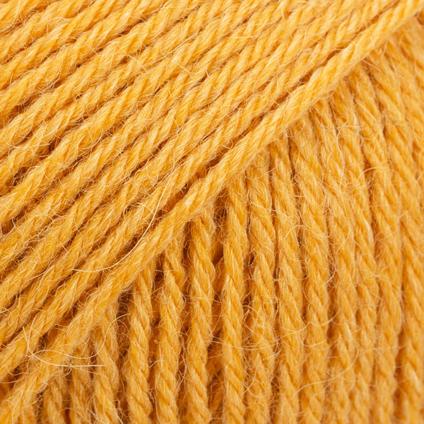 DROPS Nord Uni Colour 18 goldenrod