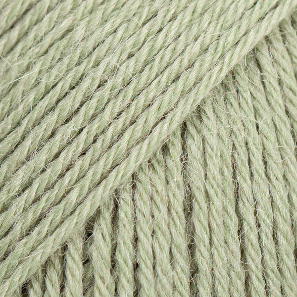 DROPS Nord Uni Colour 24 sage green
