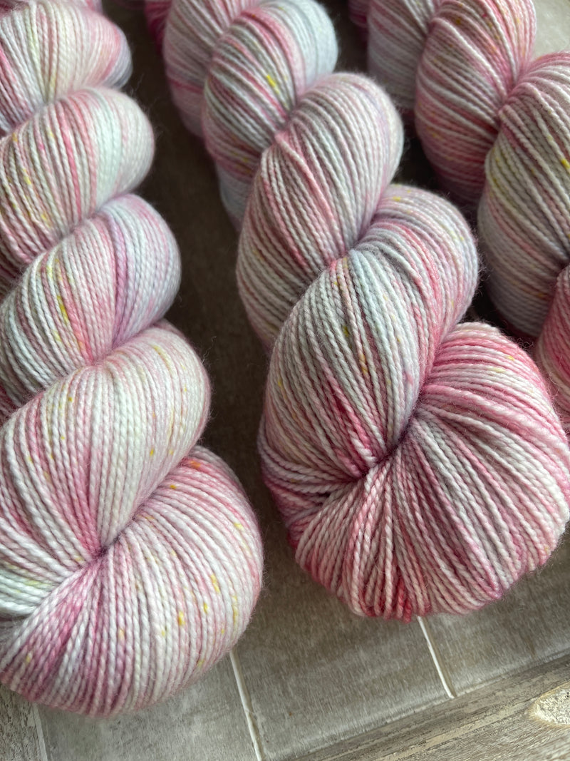 Merino Harmony: Rosy Fog