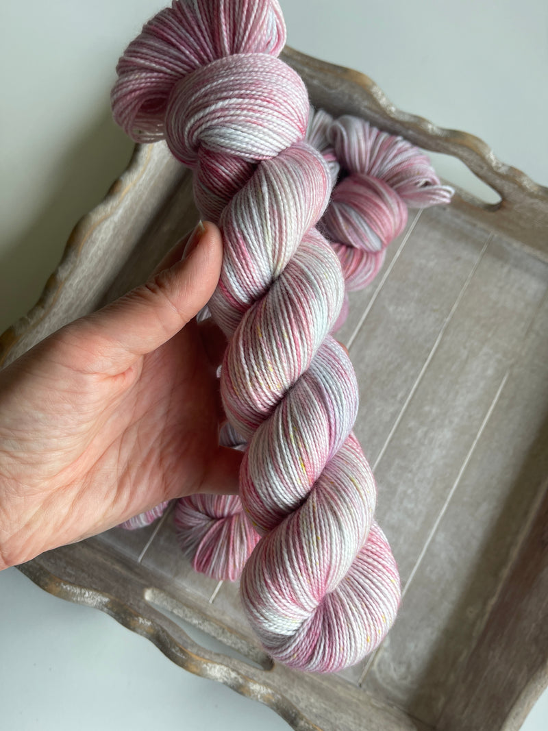 Merino Harmony: Rosy Fog