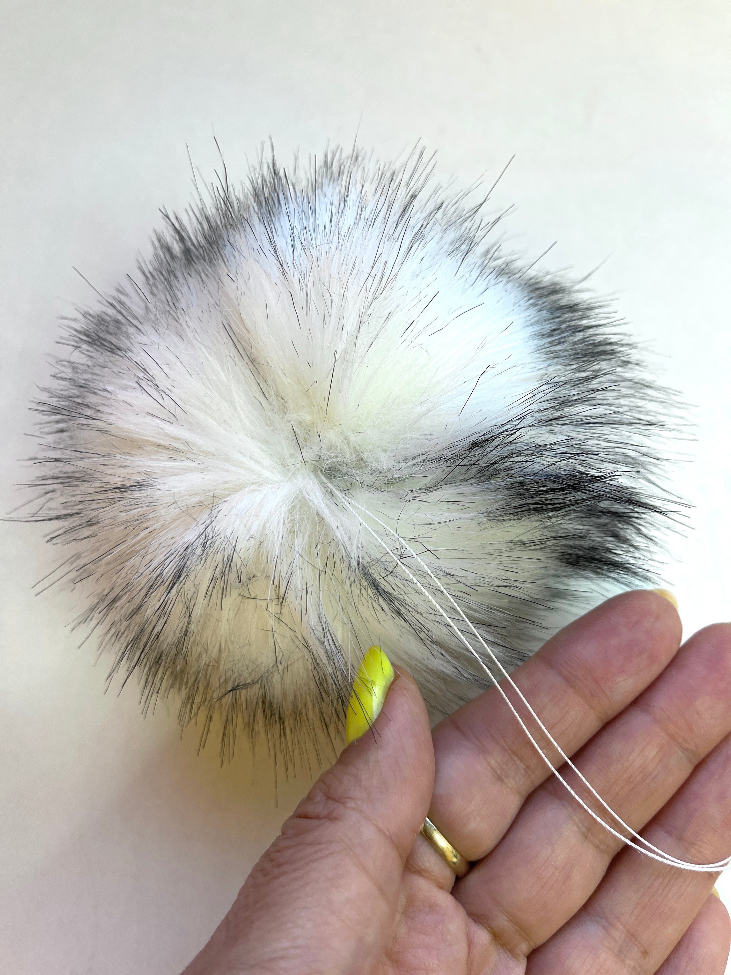 Pompom (eco) white