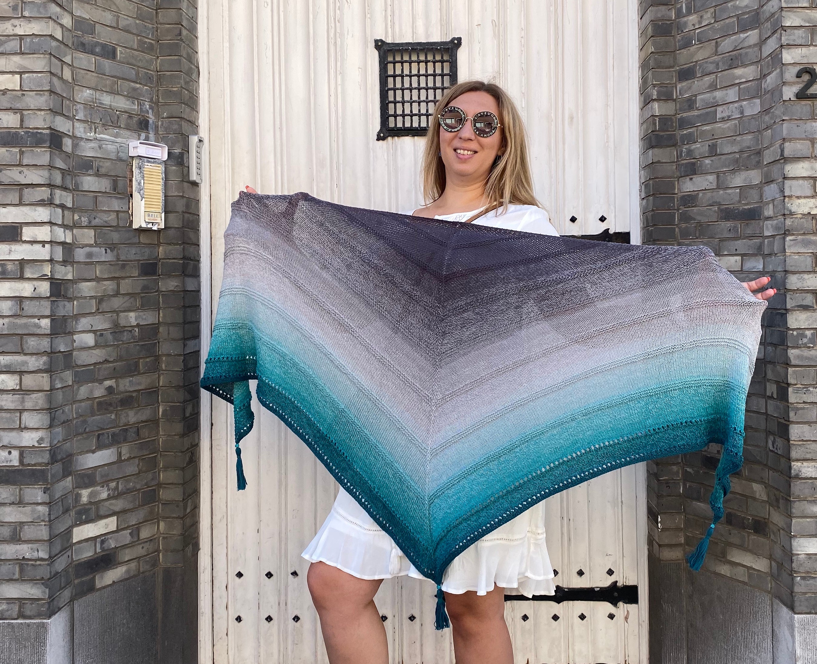 Knitting pattern 'Simple Whirl Shawl'